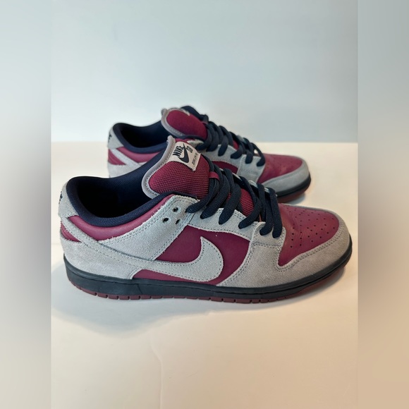🔥Nike SB Dunk Low Atmosphere Grey True Berry Size 8.5 - Picture 4 of 16